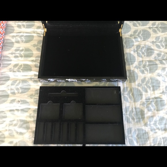 NARS Erdum collection vault box - Picture 4 of 8